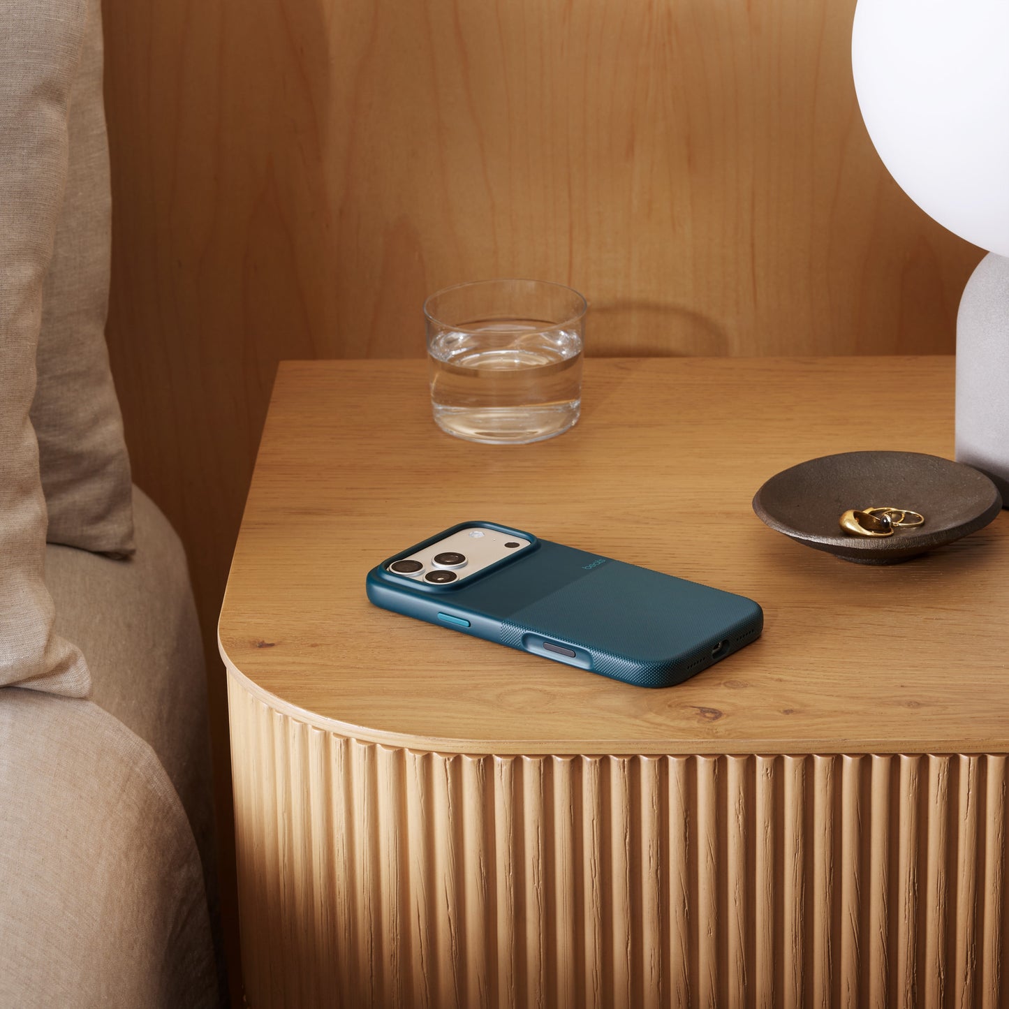 Husa iPhone 17 Pro Beats Rugged cu MagSafe ,Rocky Blue