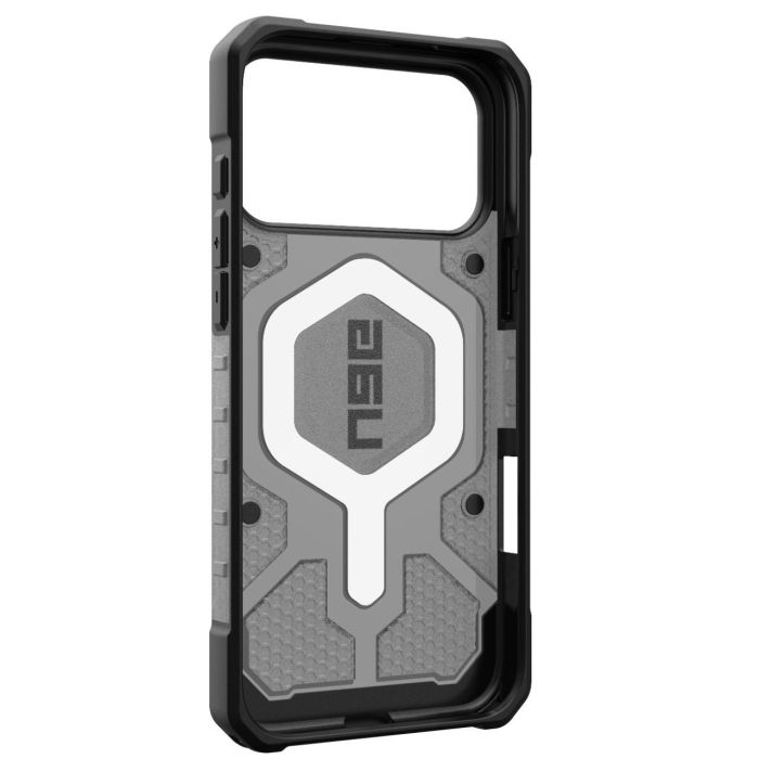 Husă UAG Pathfinder Clear Ash-Black, vedere din spate cu design geometric și decupaj pentru camere.