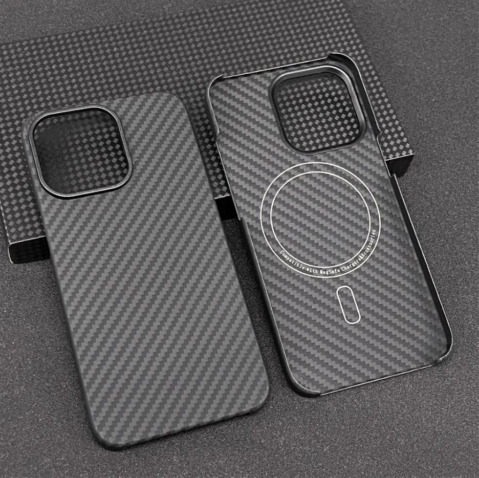 Husa de Protectie Kevlar 600D cu MagSafe pentru Gama iPhone 15 pro Carbon - mag-genius-accesorii