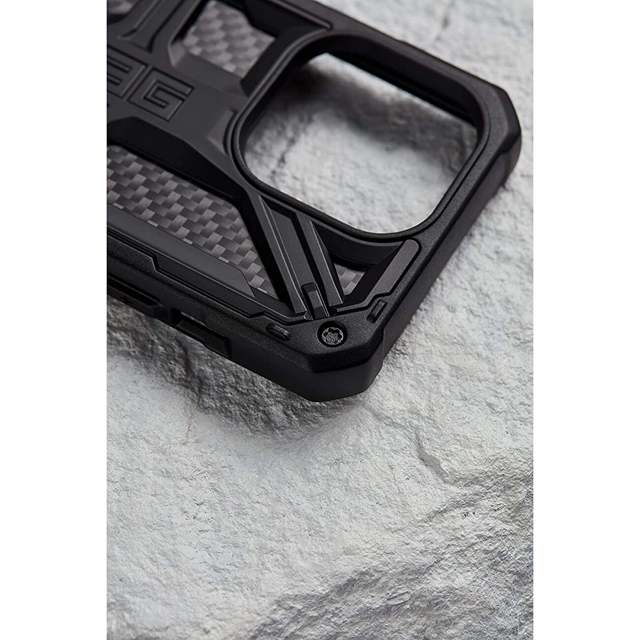 Husa iPhone 14 - UAG Monarch Carbon Fiber - mag-genius-accesorii